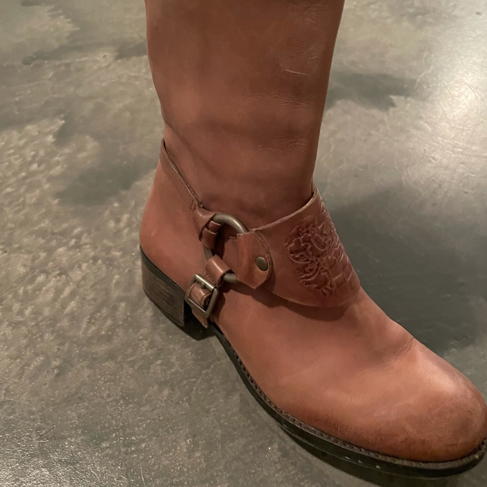 Tan Boots - Picture 4 of 7